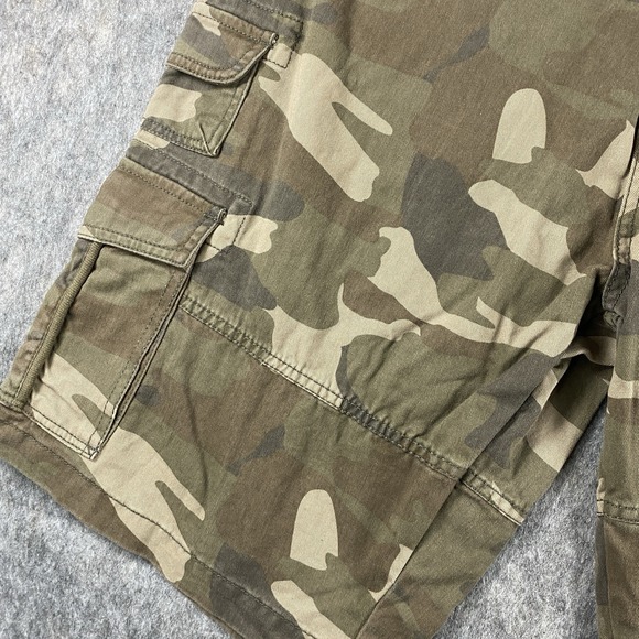 Iron Co Shorts Men's 40 Green Camouflage Baggy‎ Wide Leg Y2K Cargo NWT - Picture 4 of 13